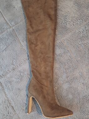 Women's Tall Suede Over-the-Knee Boot - Brown Sz 8